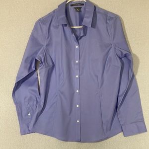 Eddie Bauer blue wrinkle free shaped fit button-up blouse Size PL